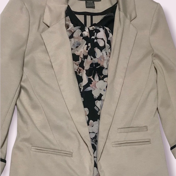 🌟SALE 2/$10.00‼️ SUZY SHIER Women’s Black and Floral Camisole size M - Picture 7 of 7